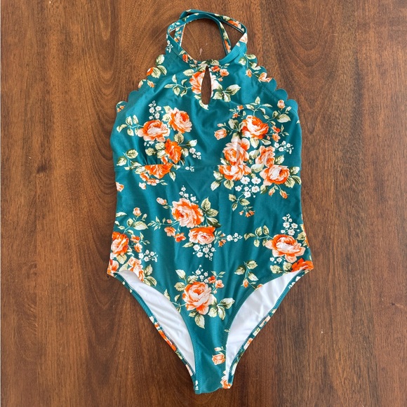 Cupshe women’s one piece swimsuit - Picture 3 of 8